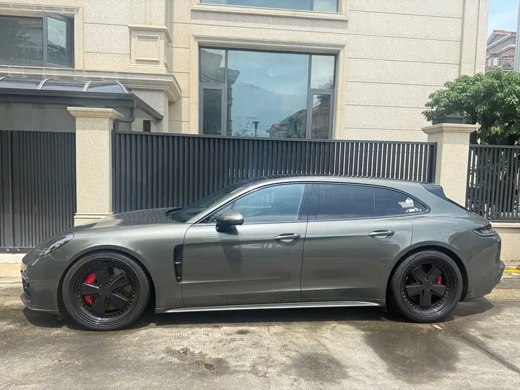 Porsche Panamera 2022
