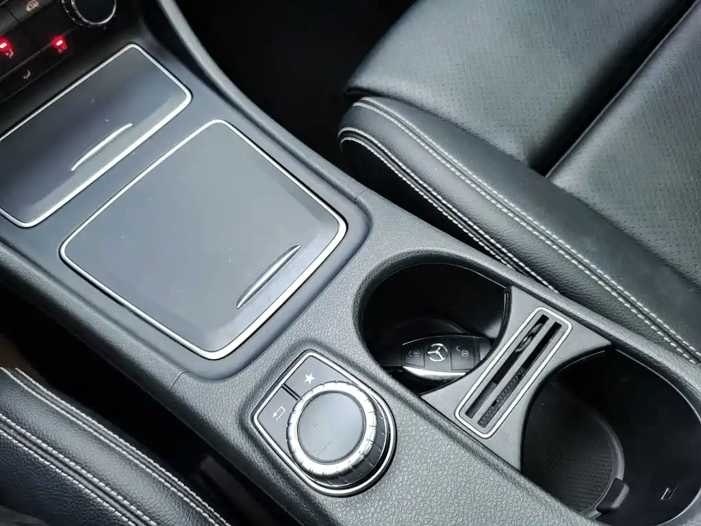 Mercedes-Benz GLA 2017 — фото 23