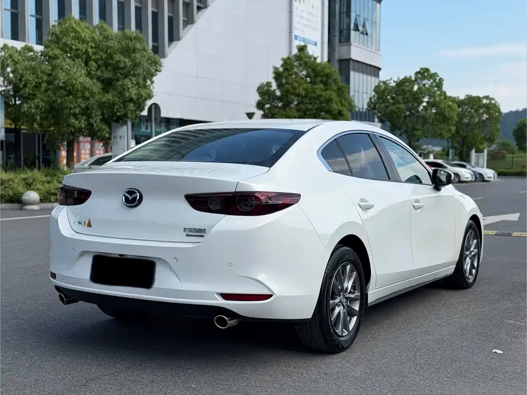Mazda 3 Axela 2021 — фото 14