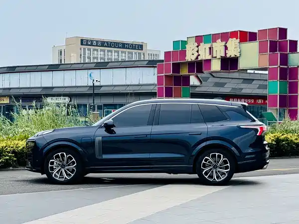 Lynk & Co 09 EM-P 2023