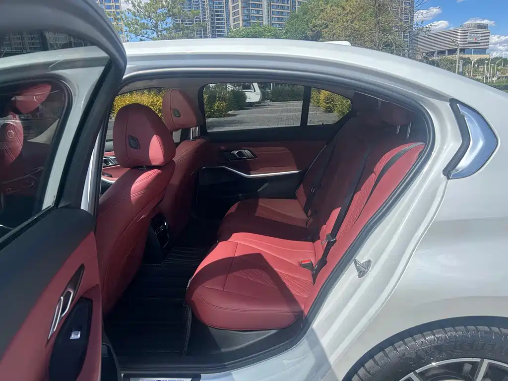 BMW 3 Series 2023 — фото 15