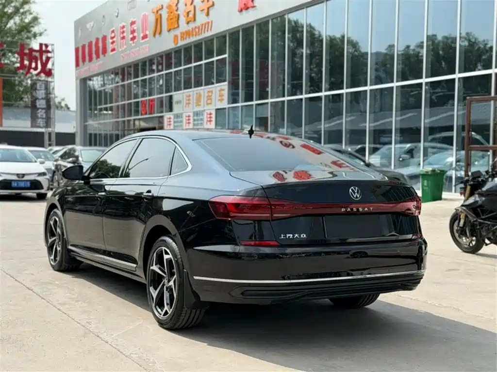 Volkswagen Passat 2025