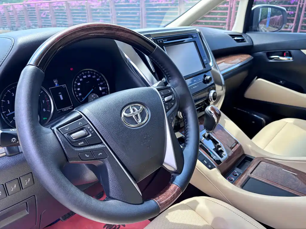 Toyota Alphard 2015 — фото 8