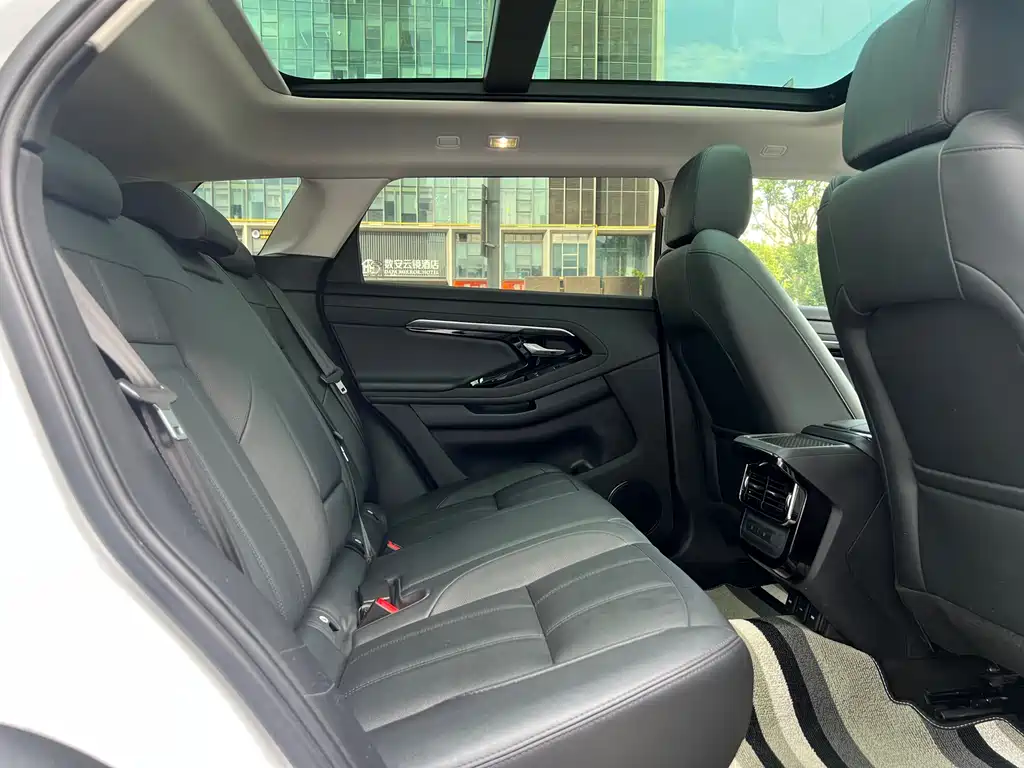 Land Rover Evoque 2022 — фото 16