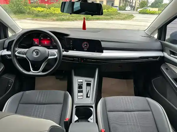 Volkswagen Golf 2021