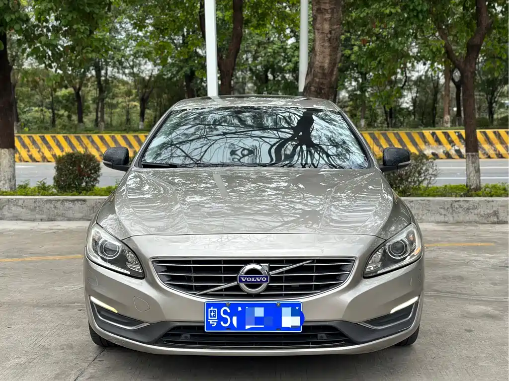 Volvo S60 2015 — фото 2