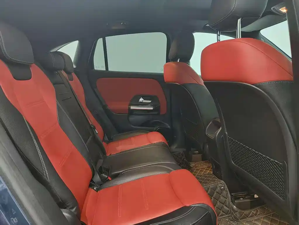 Mercedes-Benz GLA AMG 2021 — фото 15