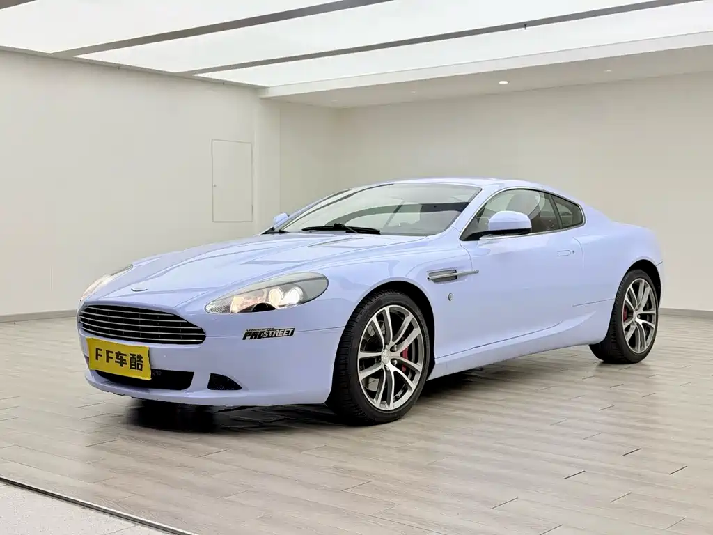 Aston Martin DB9 2011 — фото 1