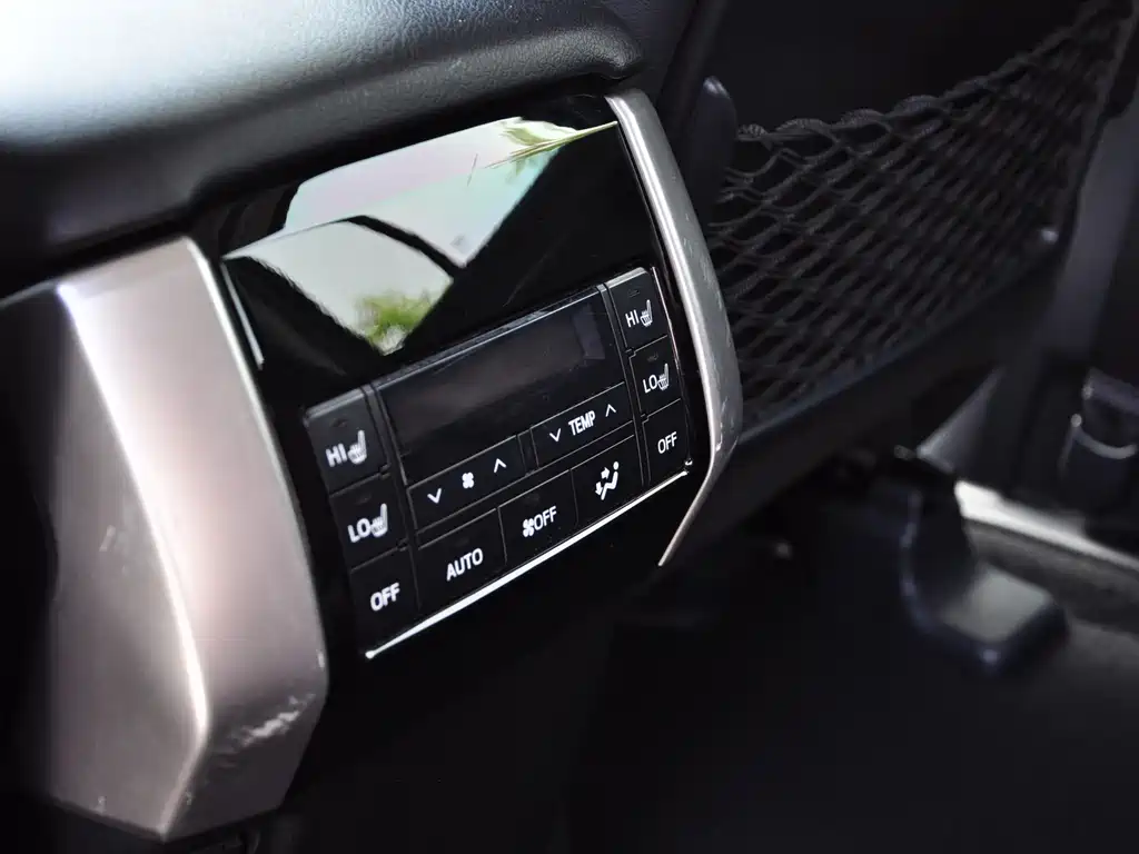 Toyota Prado 2019 — фото 9