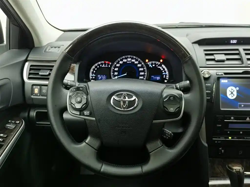 Toyota Camry 2016 — фото 11