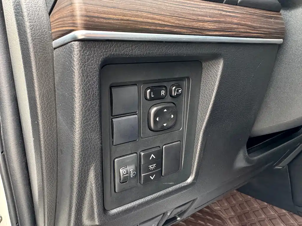 Toyota Prado 2020 — фото 17