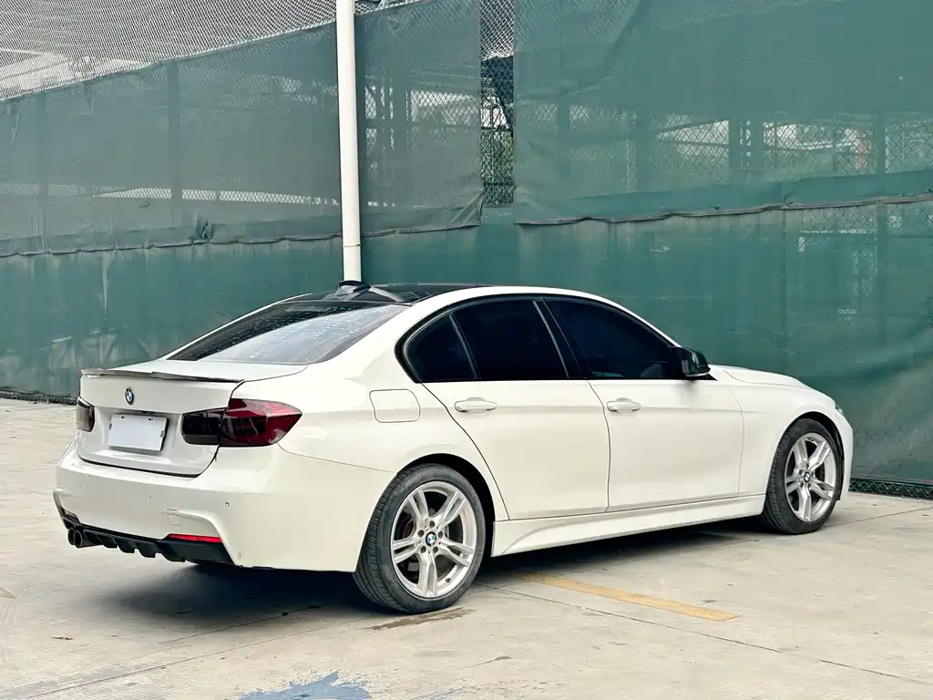 BMW 3 Series 2019 — фото 9
