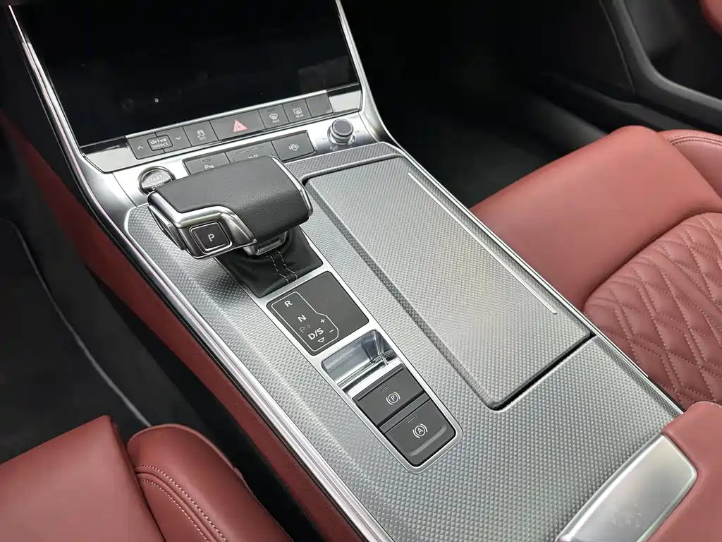 Audi A7L 2024 — фото 18