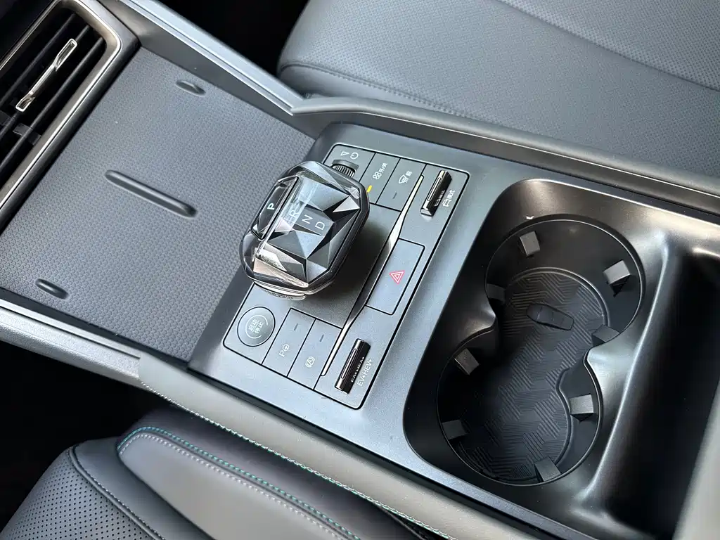 BYD Qin L 2025 — фото 25