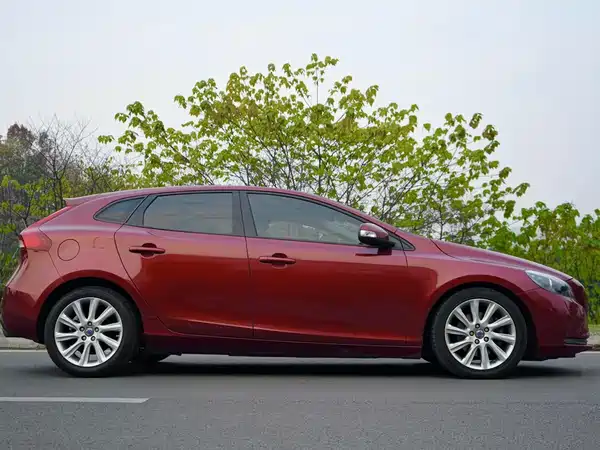 Volvo V40 2015