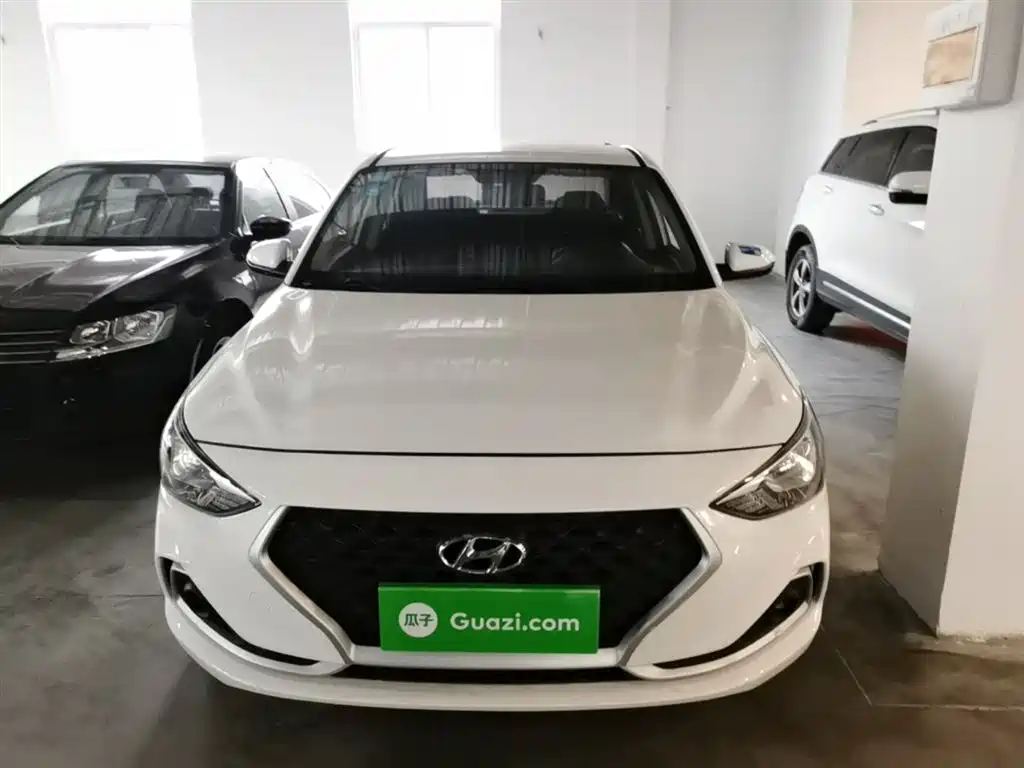 Hyundai Elantra 2019 — фото 3