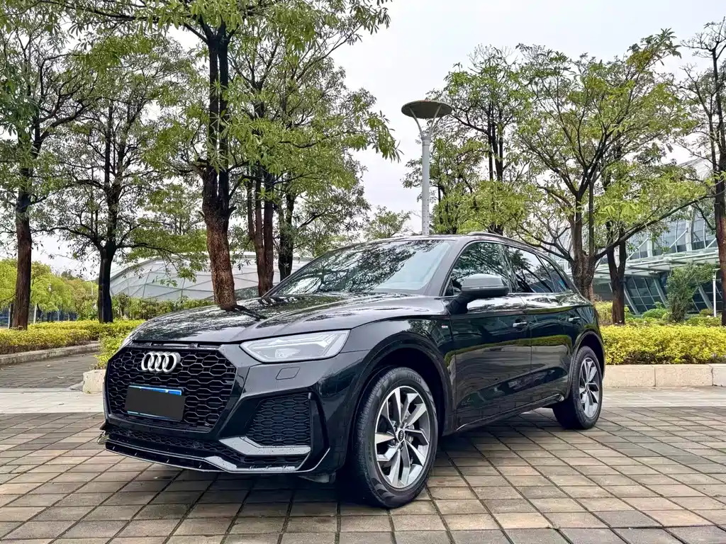 Audi Q5L 2023 — фото 1