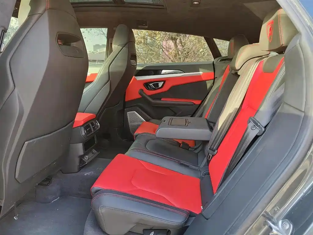 Lamborghini Urus 2019 — фото 9
