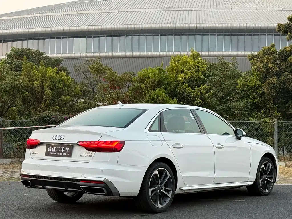 Audi A4L 2020 — фото 6
