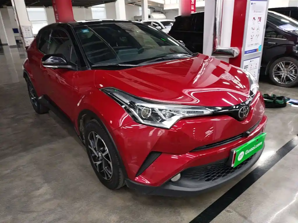 Toyota C-HR 2020 — фото 22