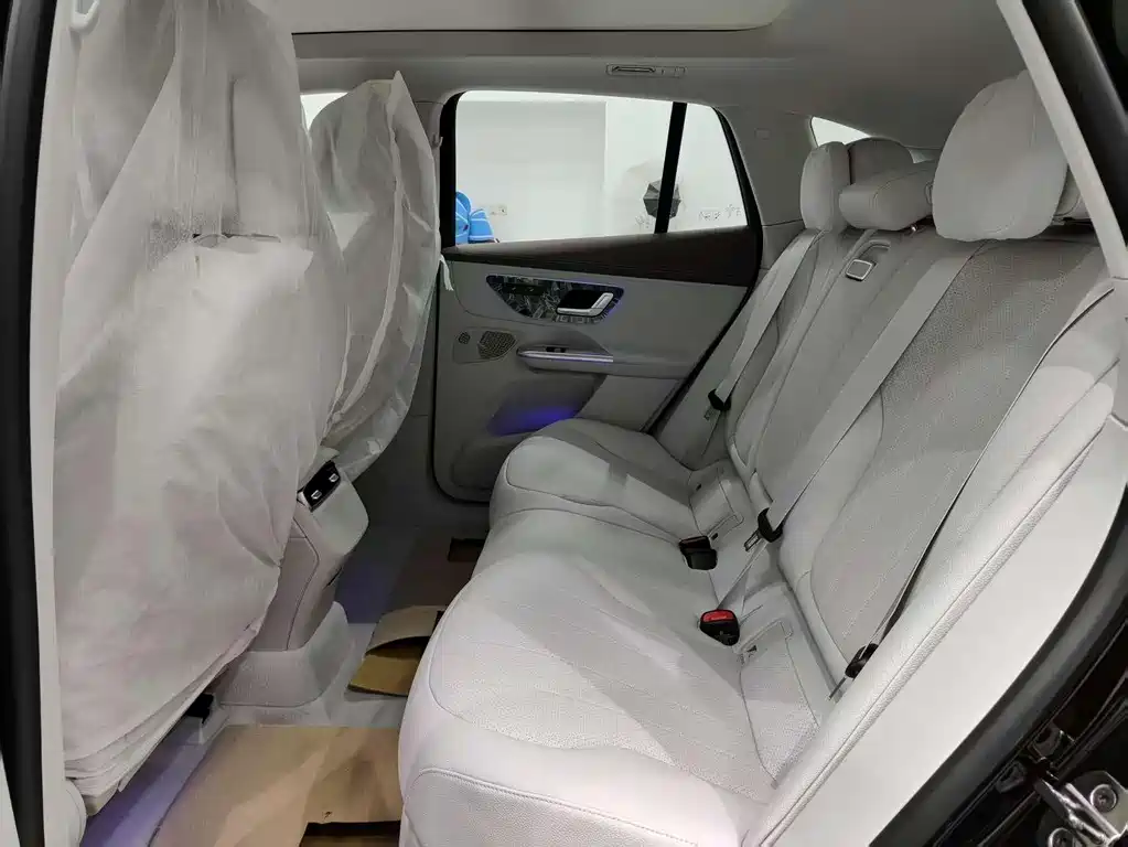 Mercedes-Benz EQE SUV 2025 — фото 16