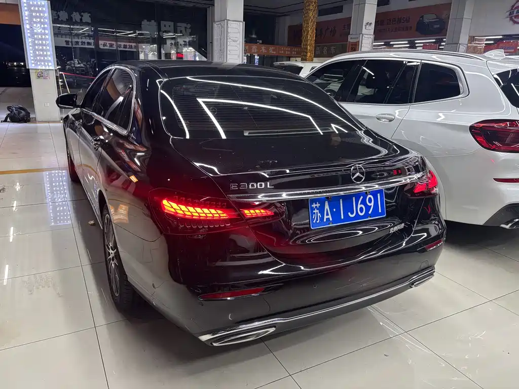 Mercedes-Benz E-Class 2023