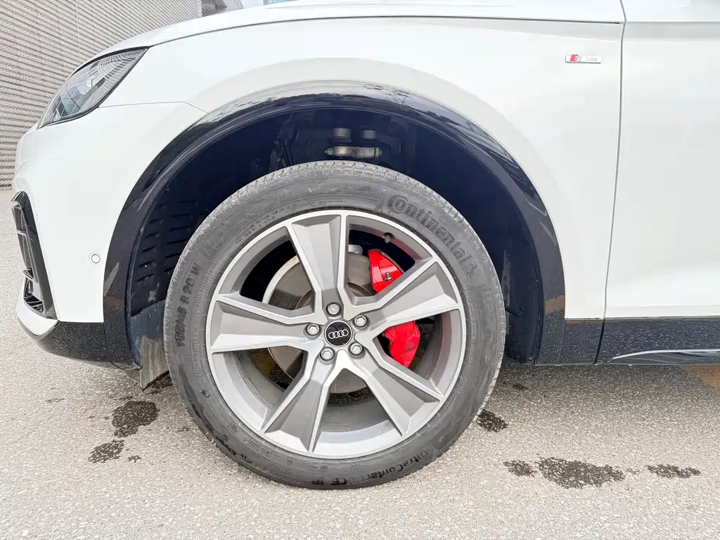 Audi Q5L Sportback 2024 — фото 3