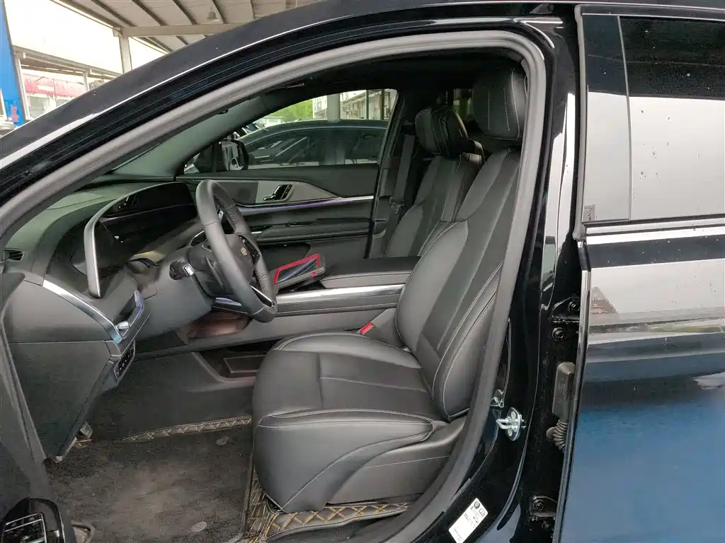 Cadillac XT5 2024 — фото 15
