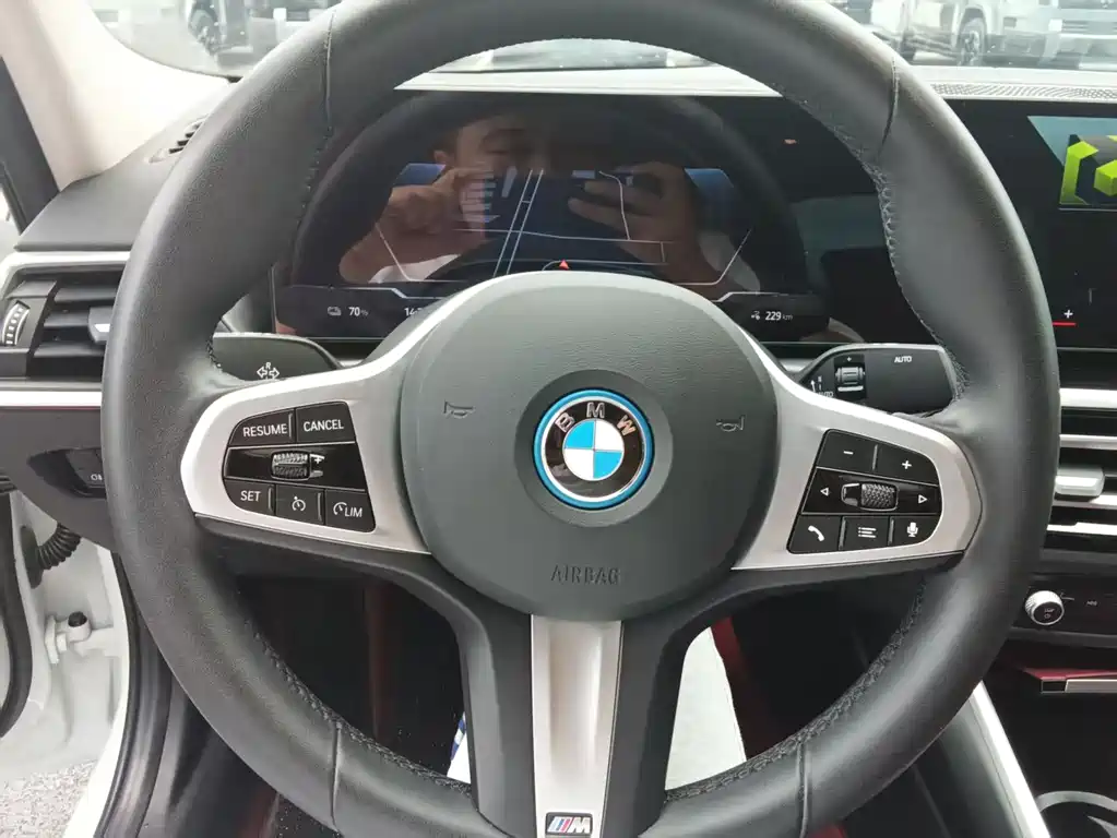 BMW i3 2024