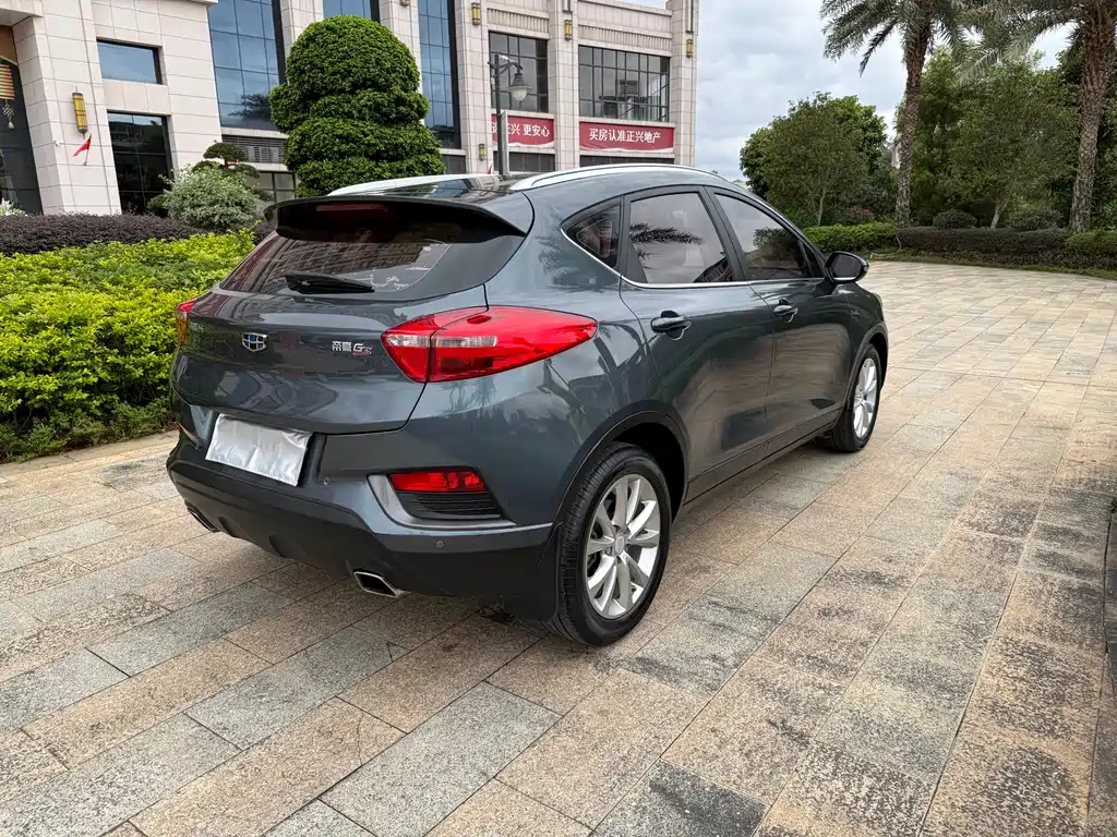 Geely Emgrand GS 2018 — фото 10