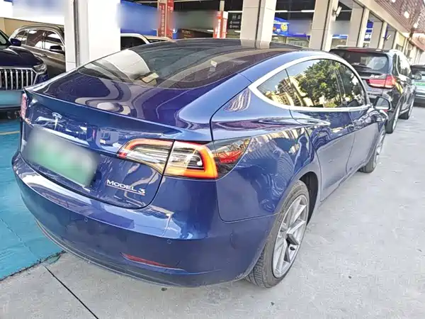 Tesla Model 3 2020