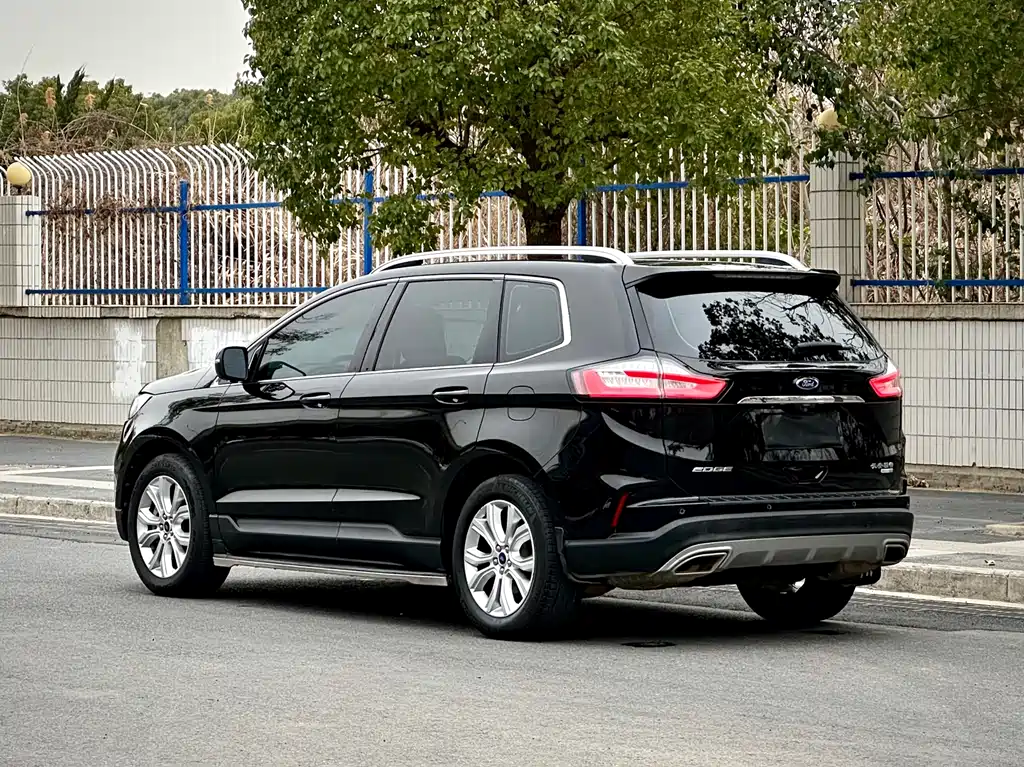 Ford Edge 2020 — фото 6