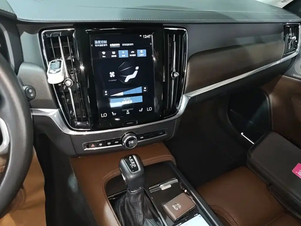 Volvo V90 2020 — фото 13
