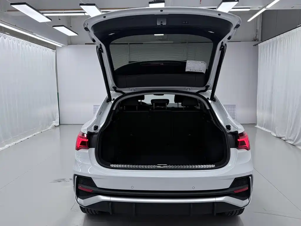 Audi Q3 Sportback 2022 — фото 19