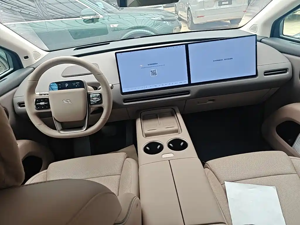Li Auto i8 2025 — фото 10