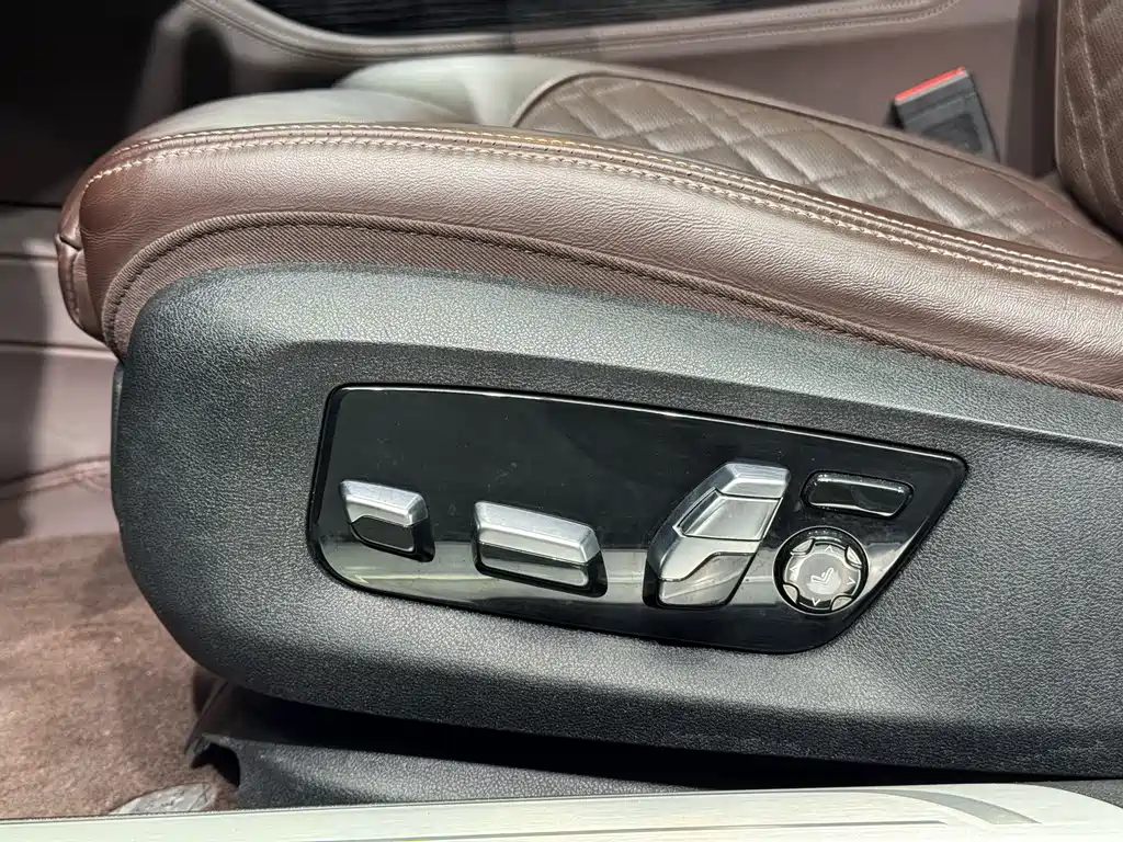 BMW 7 Series 2021 — фото 9