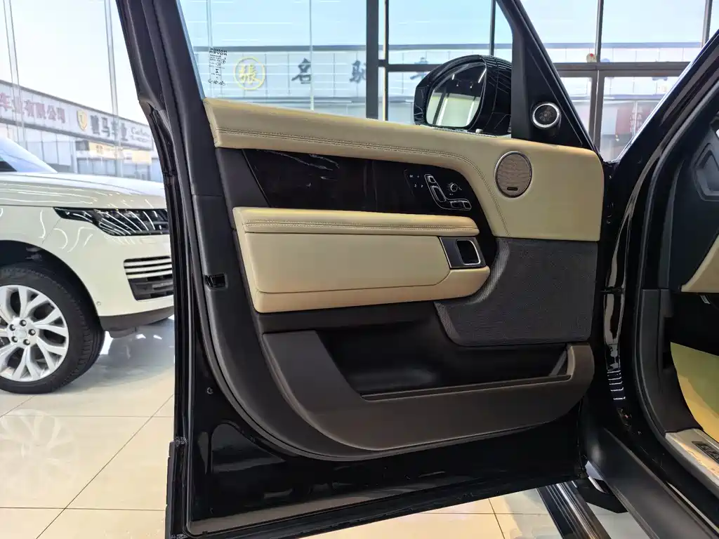 Land Rover Range Rover 2021 — фото 14