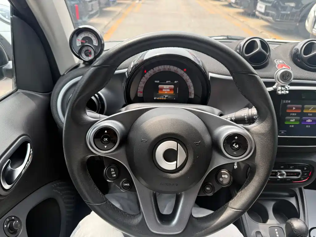 smart Fortwo 2018 — фото 14