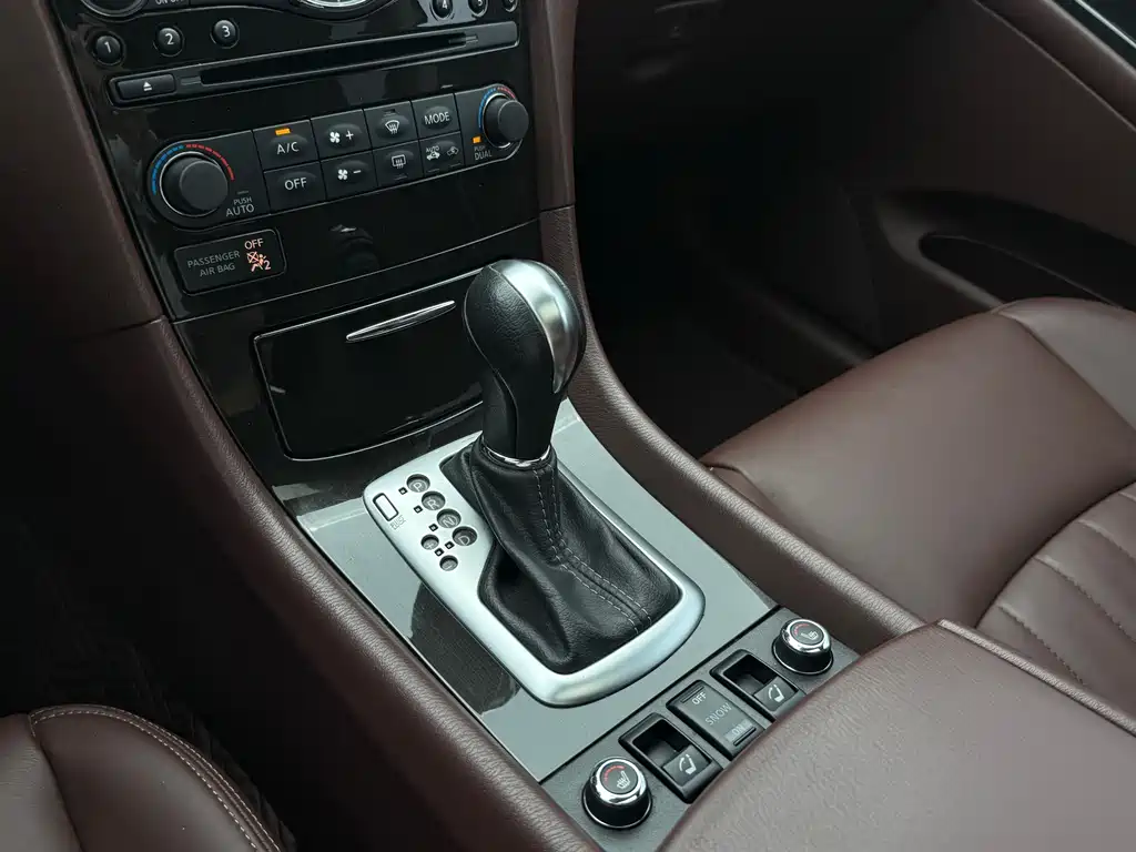Infiniti QX50 2016 — фото 12