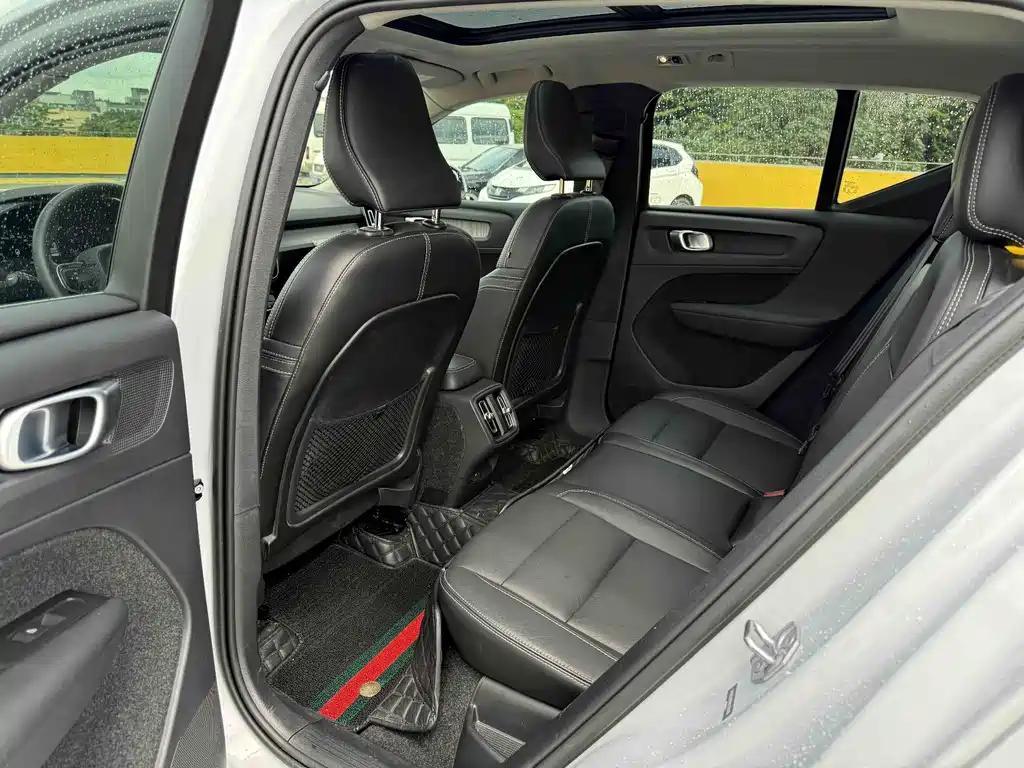 Volvo XC40 2022