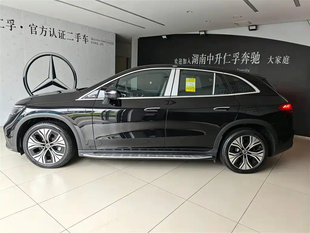 Mercedes-Benz EQE SUV 2026