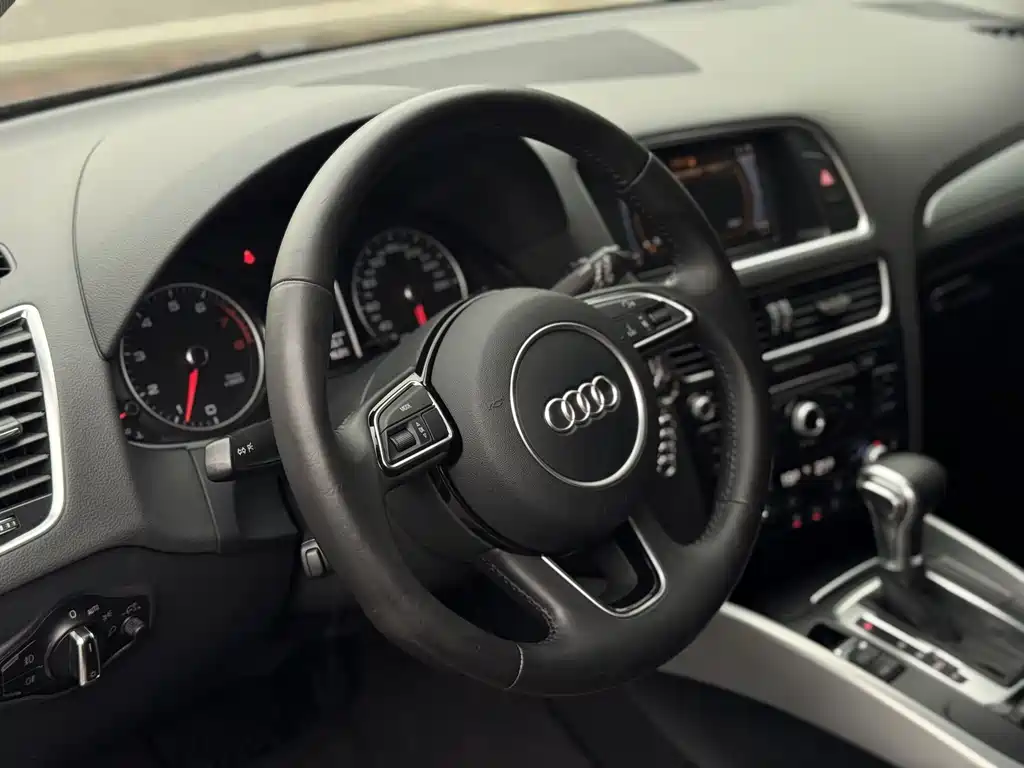 Audi Q5 2015 — фото 11