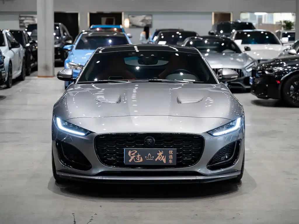 Jaguar F-TYPE 2024 — фото 2