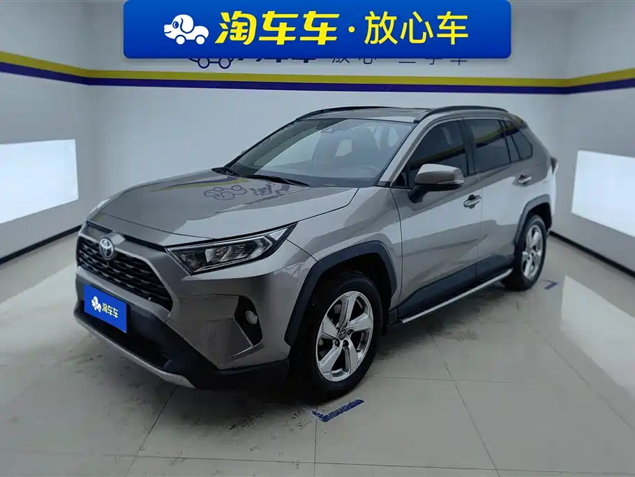 Toyota RAV4 2021 — фото 1