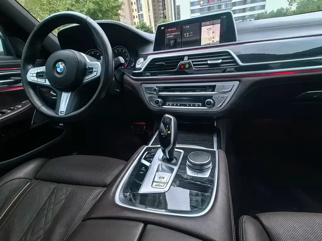 BMW 7 Series 2019 — фото 8