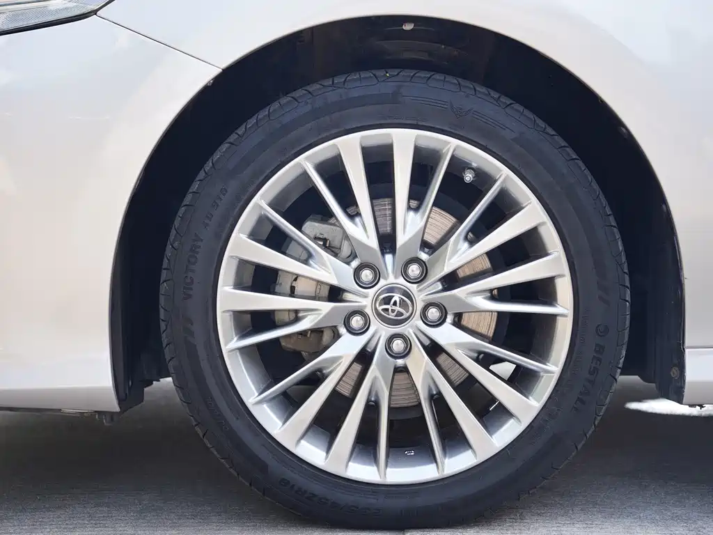 Toyota Camry 2020 — фото 10