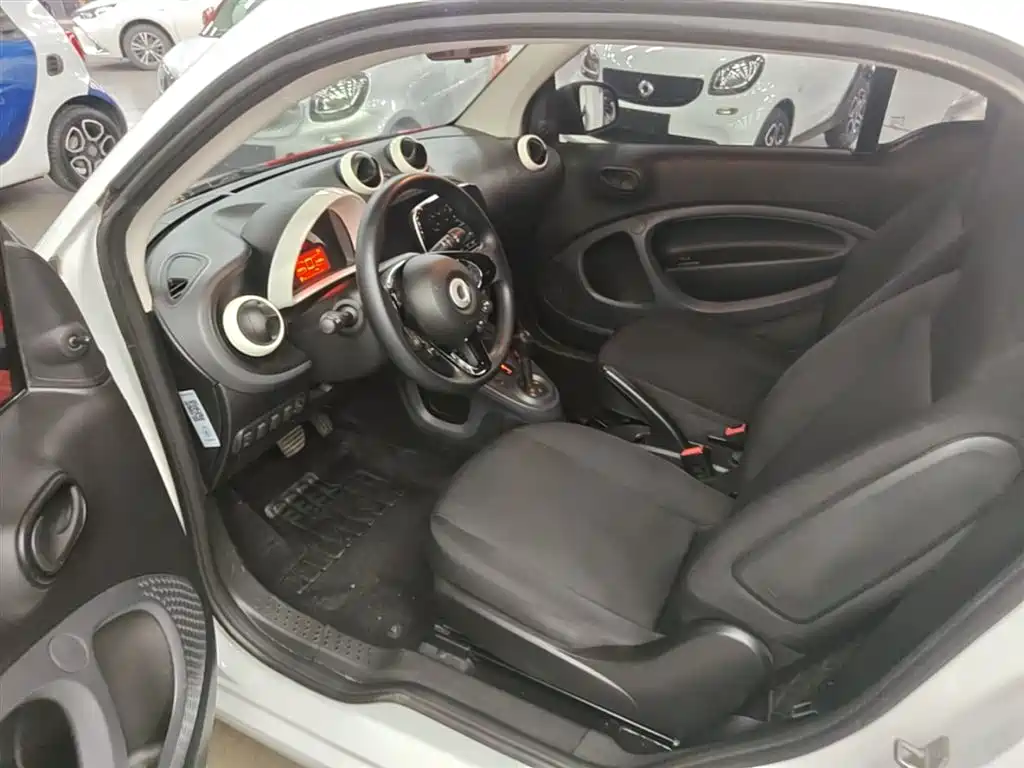smart Fortwo 2017 — фото 15