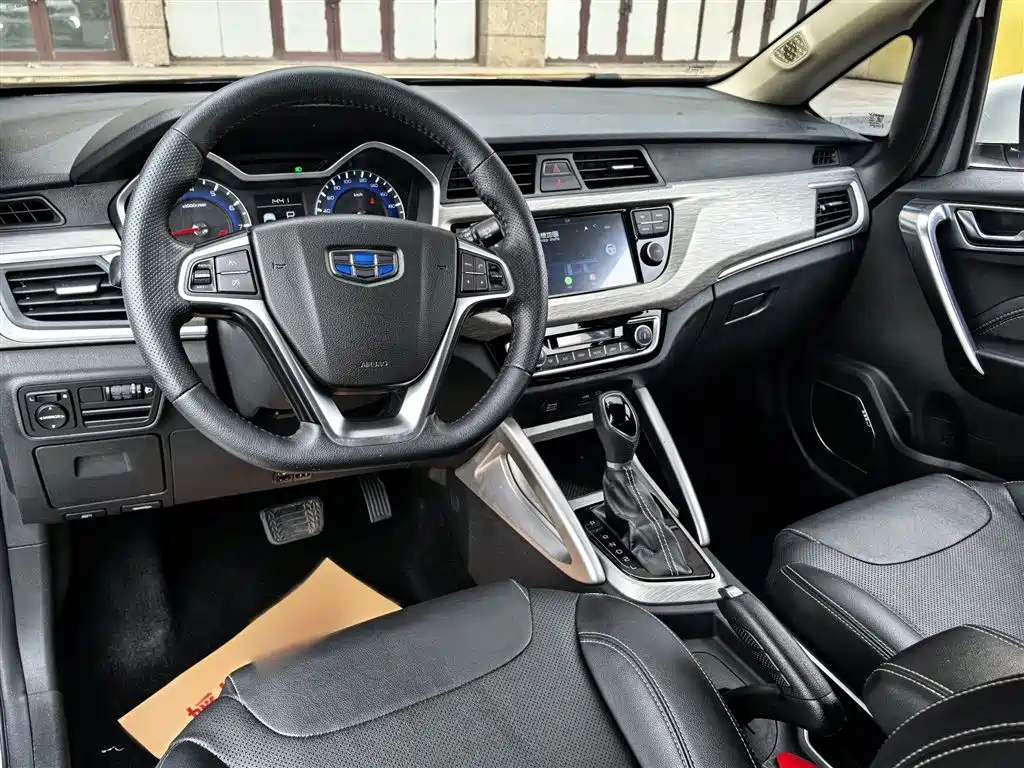 Geely Vision X3 2019 — фото 17