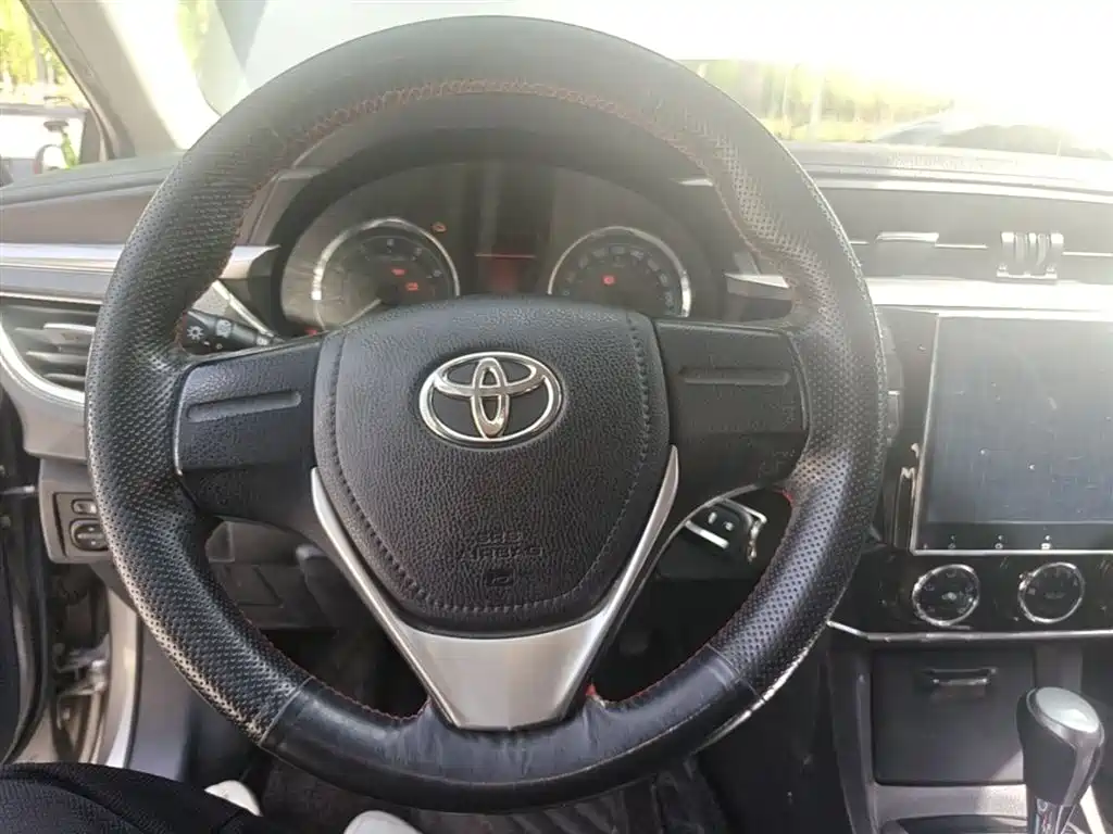 Toyota Corolla 2016 — фото 11