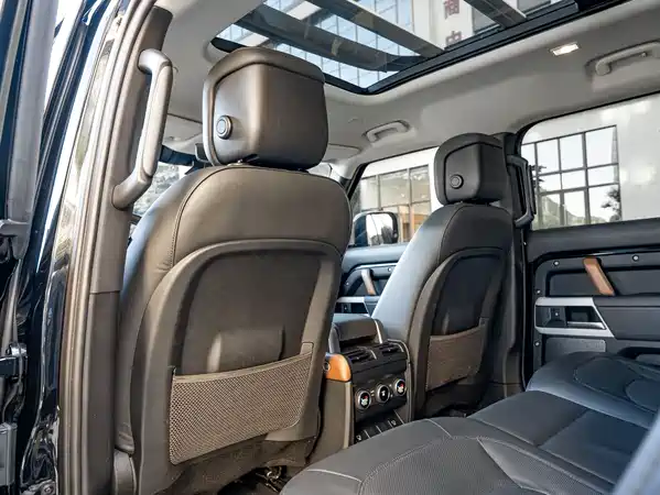 Land Rover Defender 2022